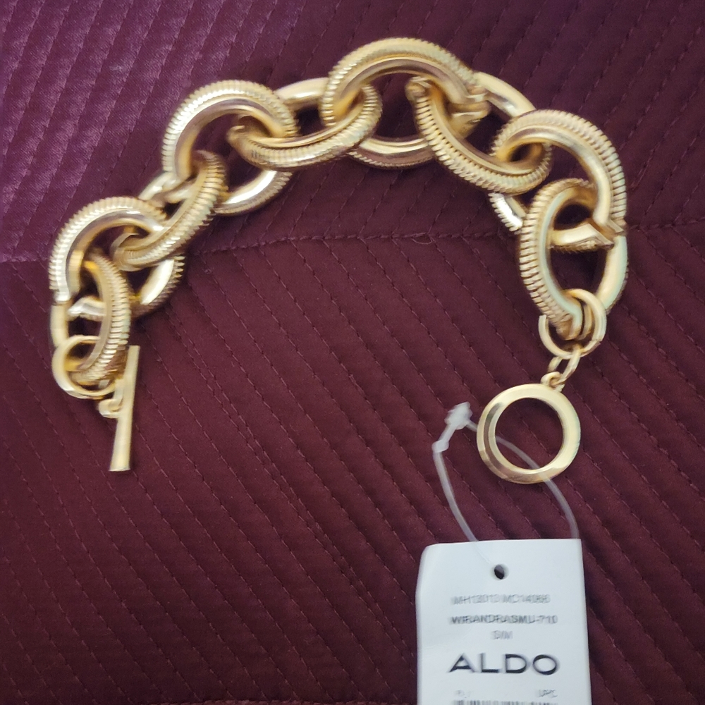 Aldo Chain like braclet nwt gold